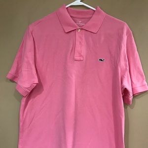 Men’s Vineyard Vine polo.